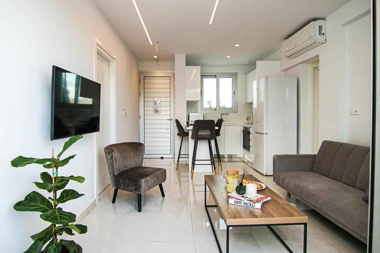 Апартаменты Phaedrus Living - Seaside Executive Flat Harbour 101 Пафос Экстерьер фото